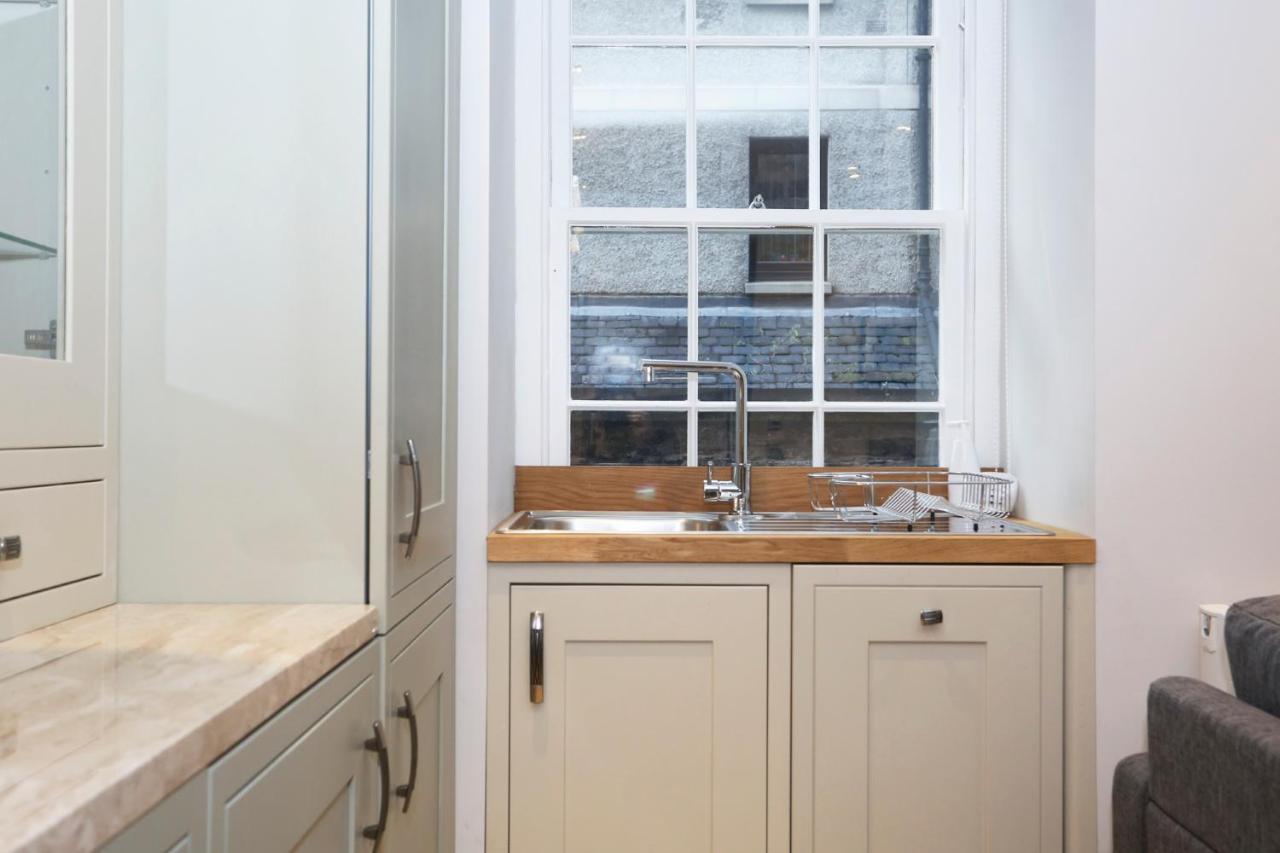Joivy Modern And Airy Flat On The Historic Royal Mile Apartment Edinburgh Ngoại thất bức ảnh